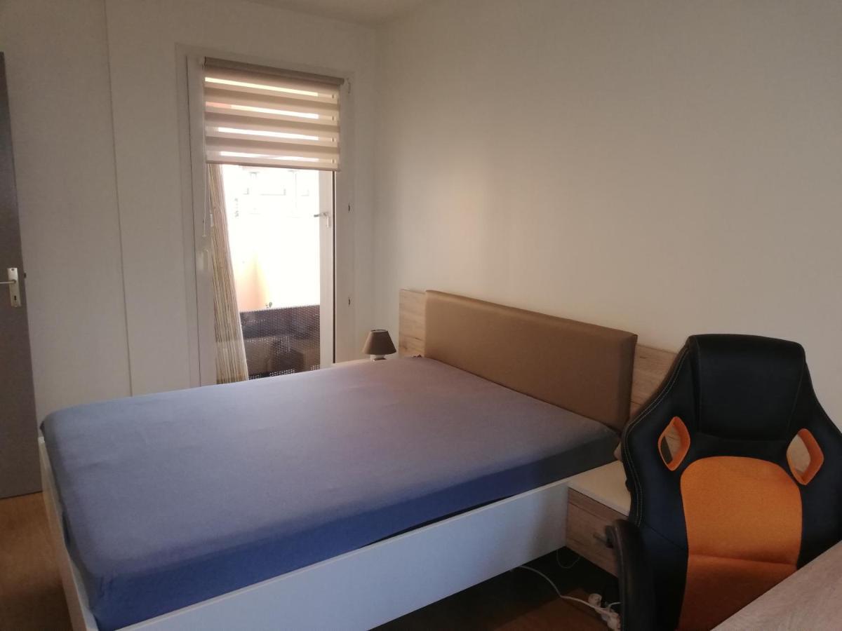 Grand T3 Avec Clim, Parking Et Terrasse Privative - Agen Apartment Bagian luar foto