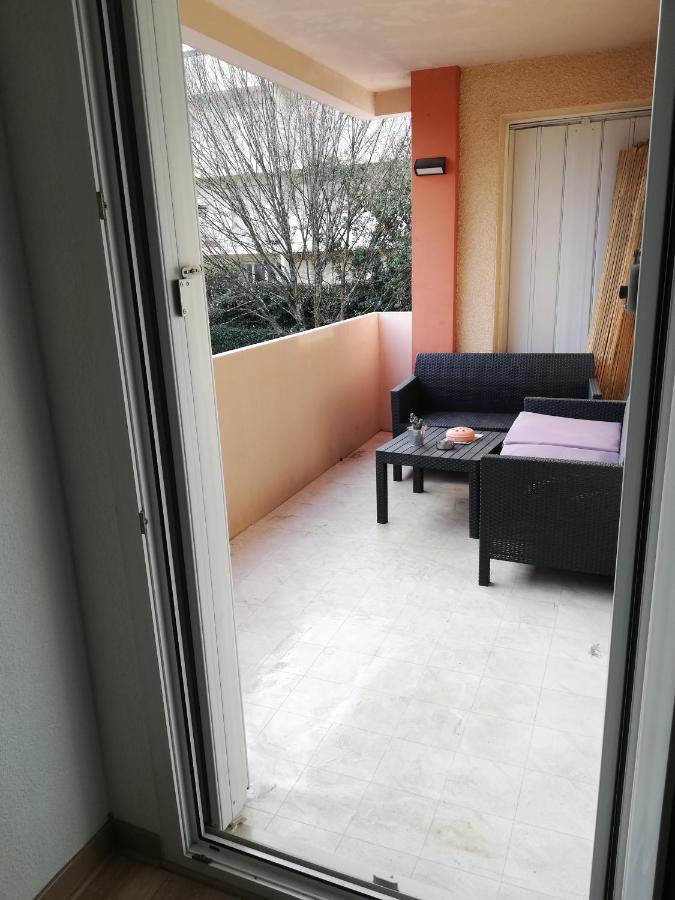 Grand T3 Avec Clim, Parking Et Terrasse Privative - Agen Apartment Bagian luar foto