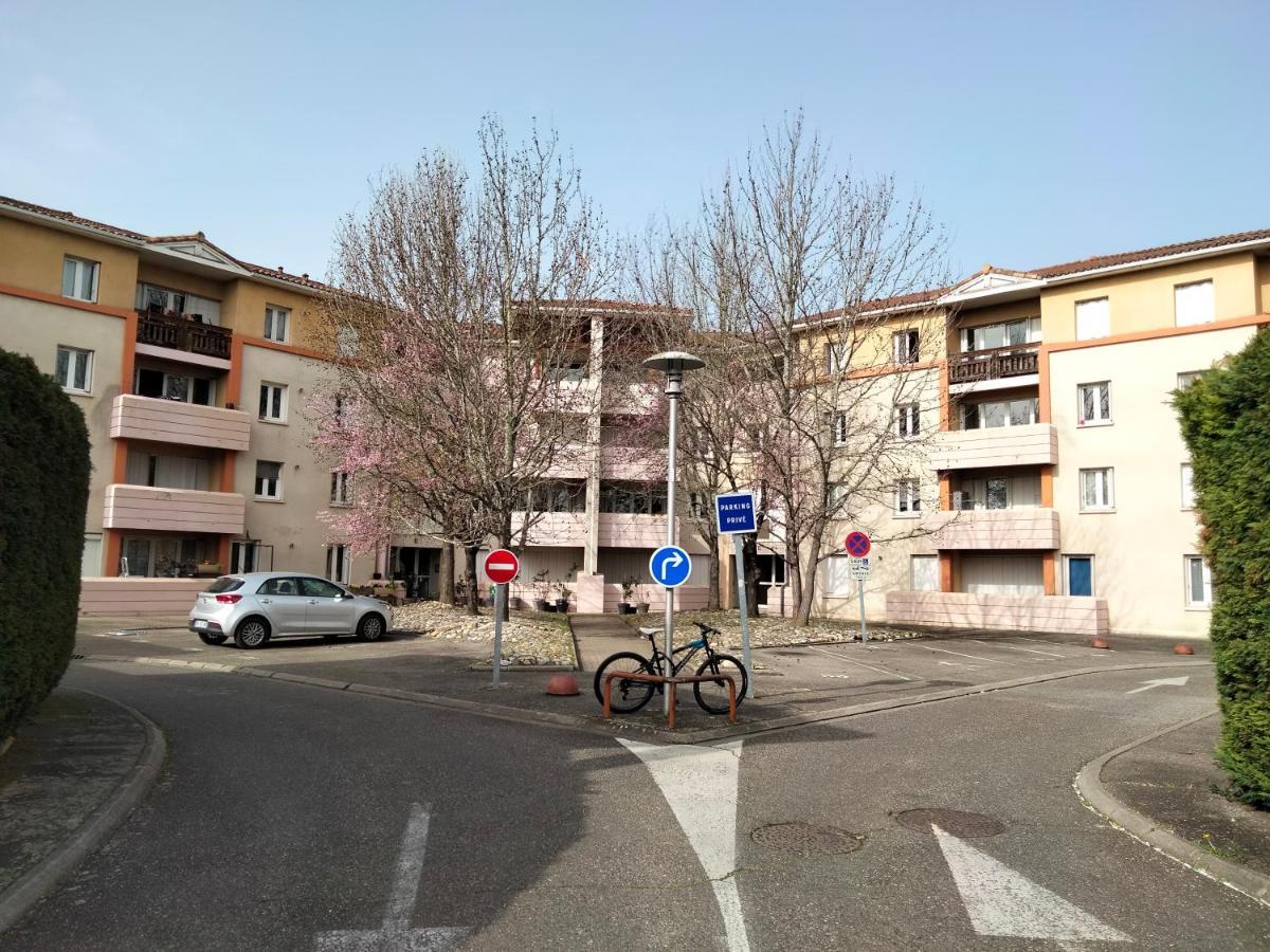 Grand T3 Avec Clim, Parking Et Terrasse Privative - Agen Apartment Bagian luar foto
