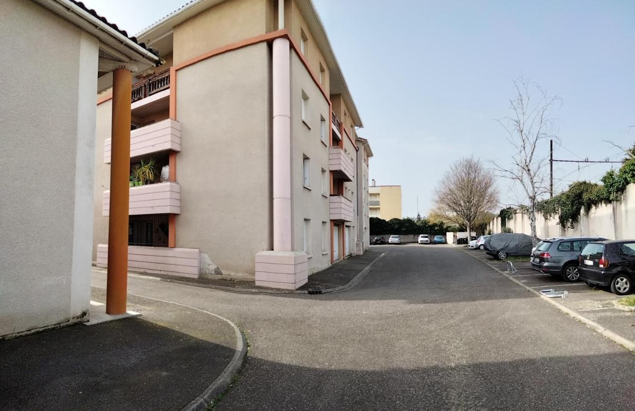 Grand T3 Avec Clim, Parking Et Terrasse Privative - Agen Apartment Bagian luar foto